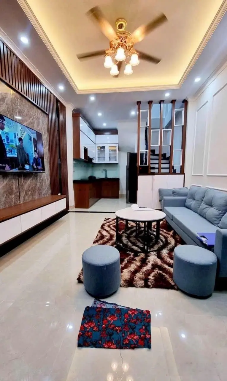 Bán gấp nhà đẹp Văn Tiến Dũng, Văn Trì, ô tô đỗ cửa, Quận Bắc Từ Liêm, giá: 5,45 tỷ