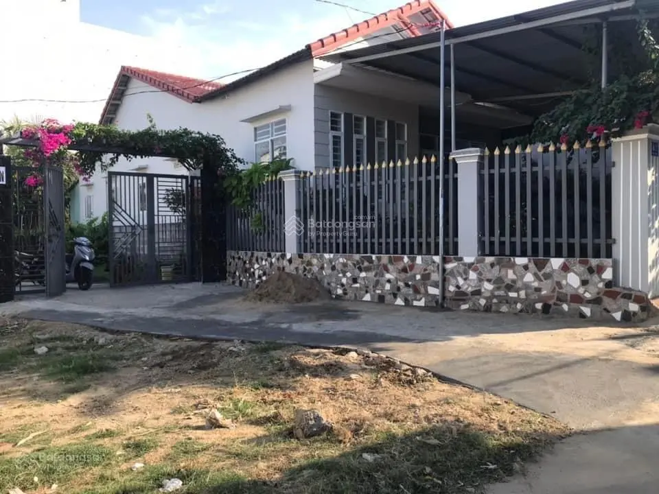 Nhà vườn gần sông - 392m2 - 180m2 thổ cư