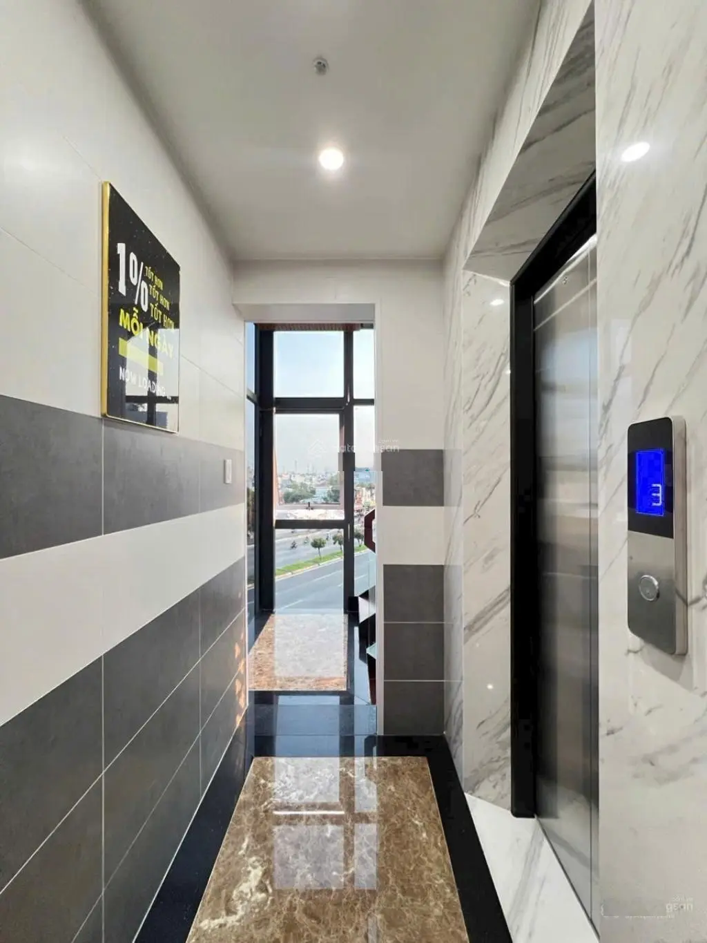 Toà nhà văn phòng,căn hộ dịch vụ 5 tầng (9x10) mặt tiền phạm văn đồng .đang cho thuê khoán 90tr