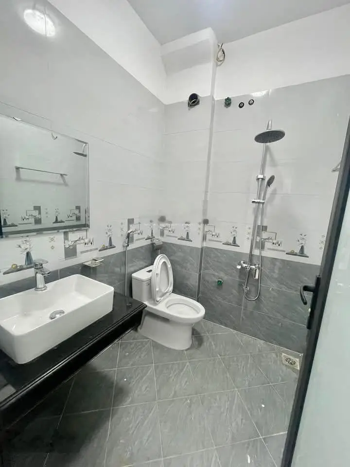 Bán nhà phố bạch mai. diện tích:30m, 5 tầng, mặt tiền: 4,9m. giá: 5,1 tỷ. lh: 0916990560
