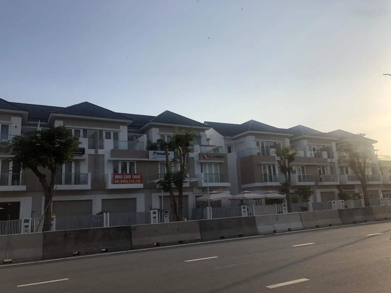 Chính chủ - Gửi bán căn mặt tiền Liên Phường . DT 5X20m nhà nội thất . Giá tốt nhất thị trường