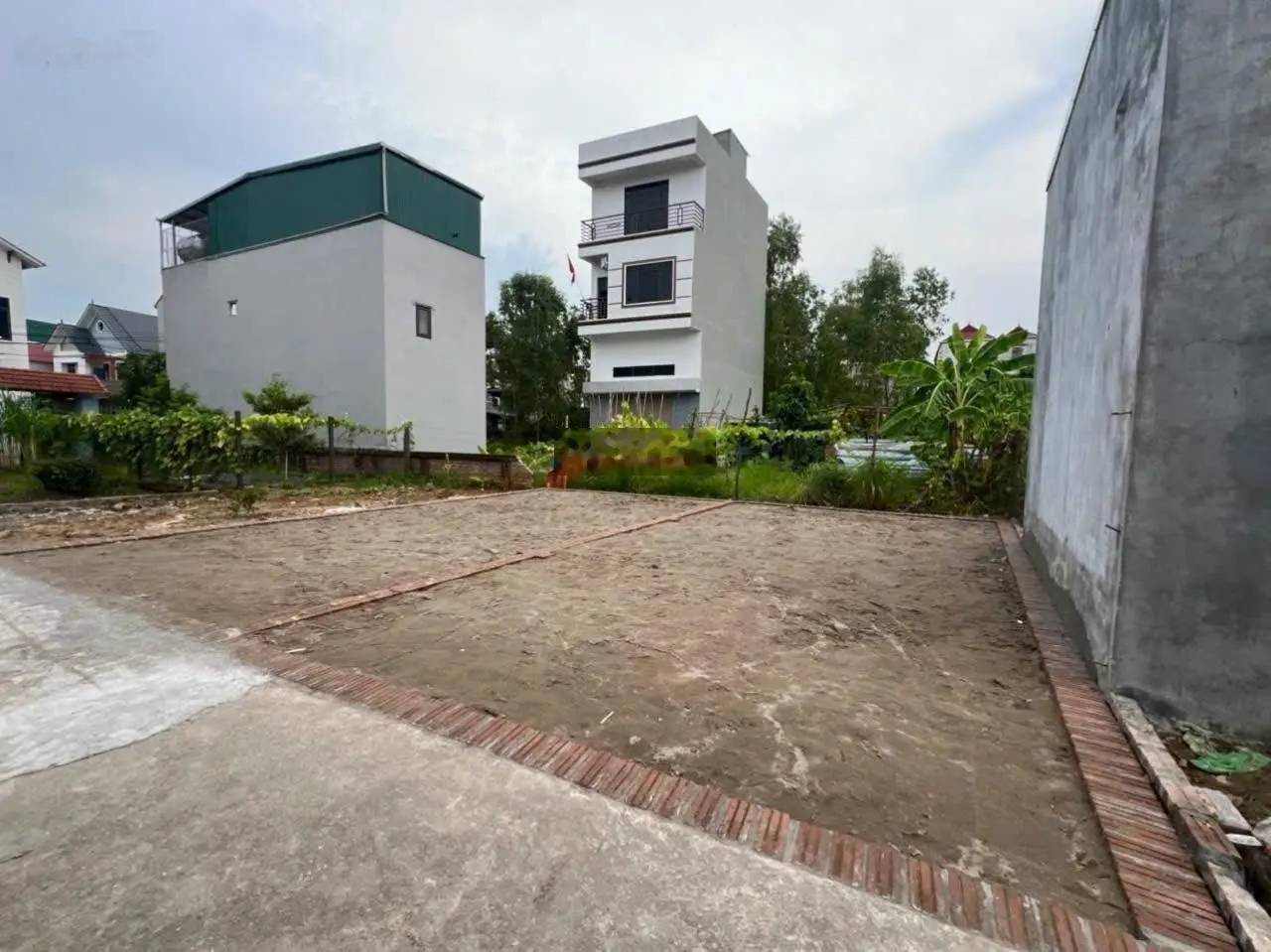 Bán 43 m2 đất Xuân Nộn Đông Anh. Giá 1.68 tỷ LH 0974 374 ***