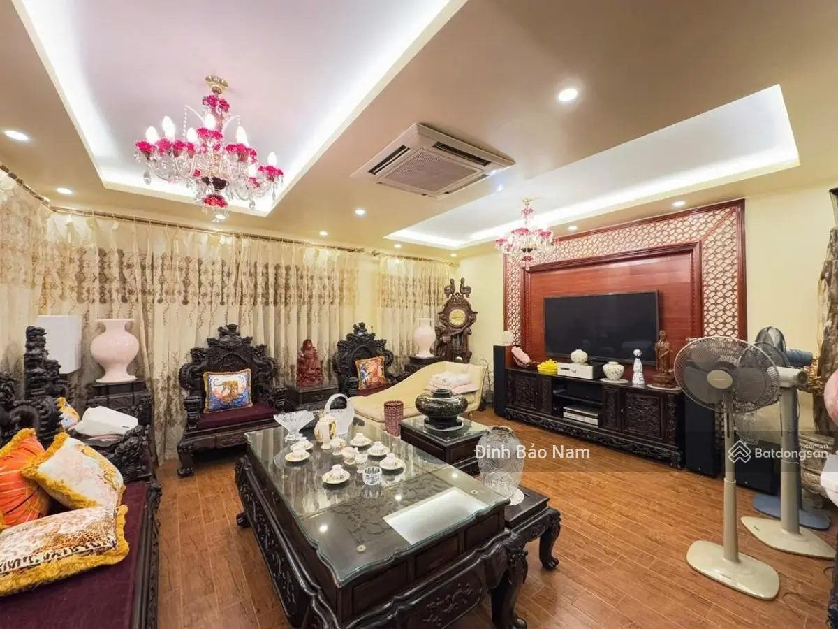 Đội Cấn 108m2 5 tầng mặt tiền 16.8m lô góc 2 mặt tiền ô tô tránh sổ đỏ vuông đẹp cách mặt phố 20m