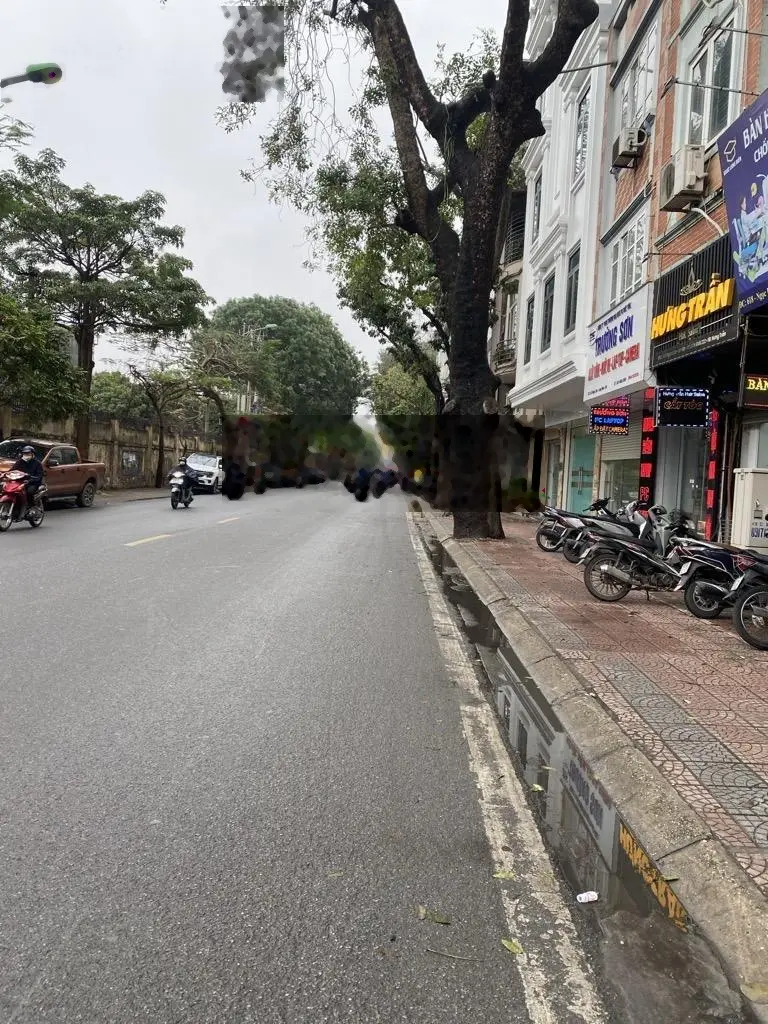 Bán nhà mặt phố Ngọc Lâm, Long Biên, DT 95m2 - LH: 0989819365