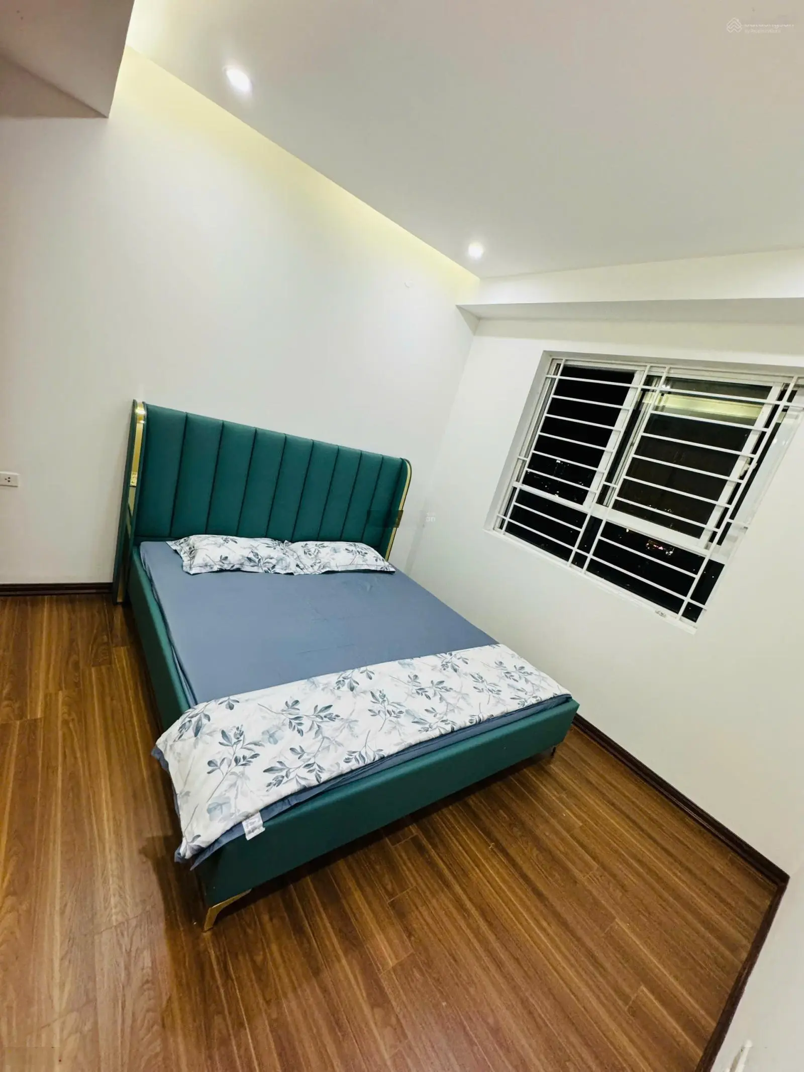 Chính chủ cần bán gấp căn hộ C14 Bắc Hà, diện tích 108,5m, cửa TN ban công ĐN, Full nội thất xịn xò