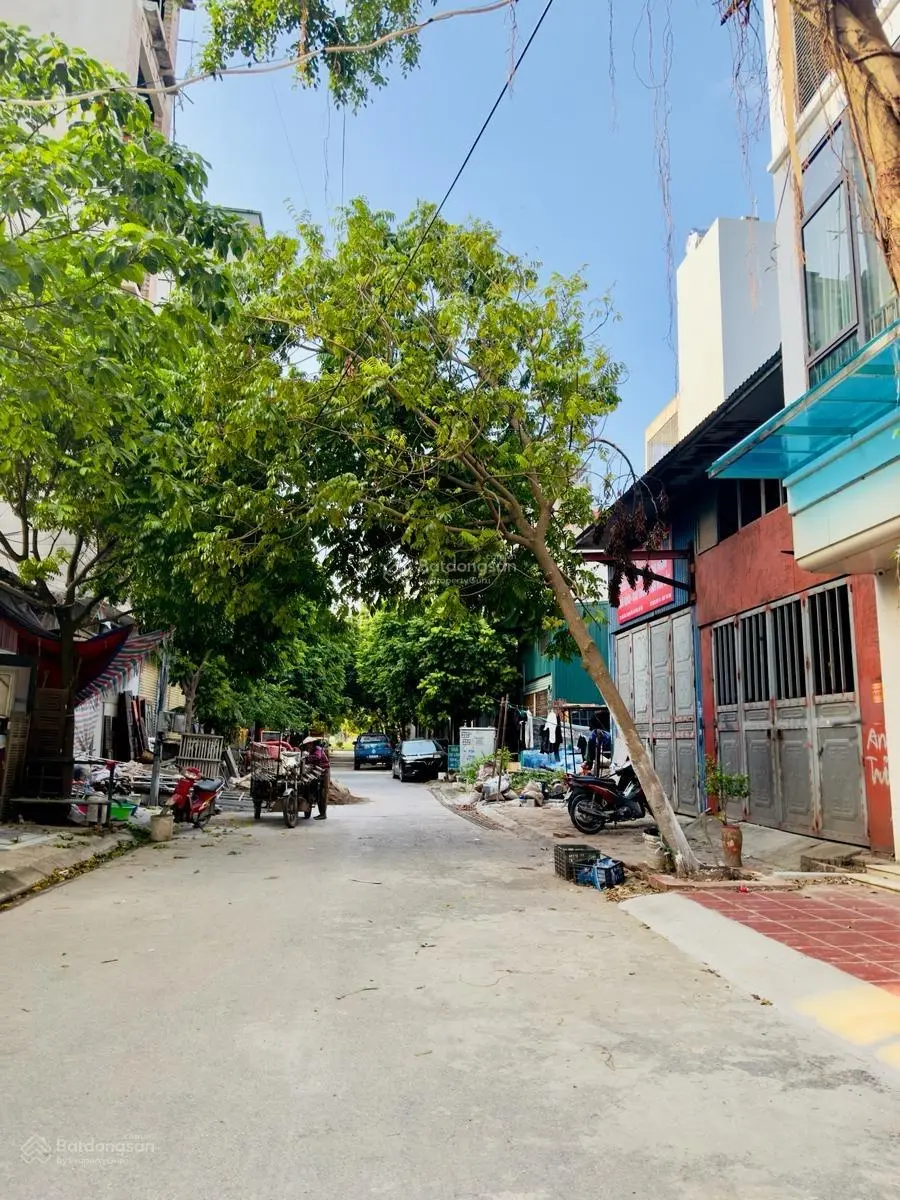 Bán liền kề - đất dịch vụ Dương Nội - sổ vuông đẹp không tì vết - đường ô tô tránh