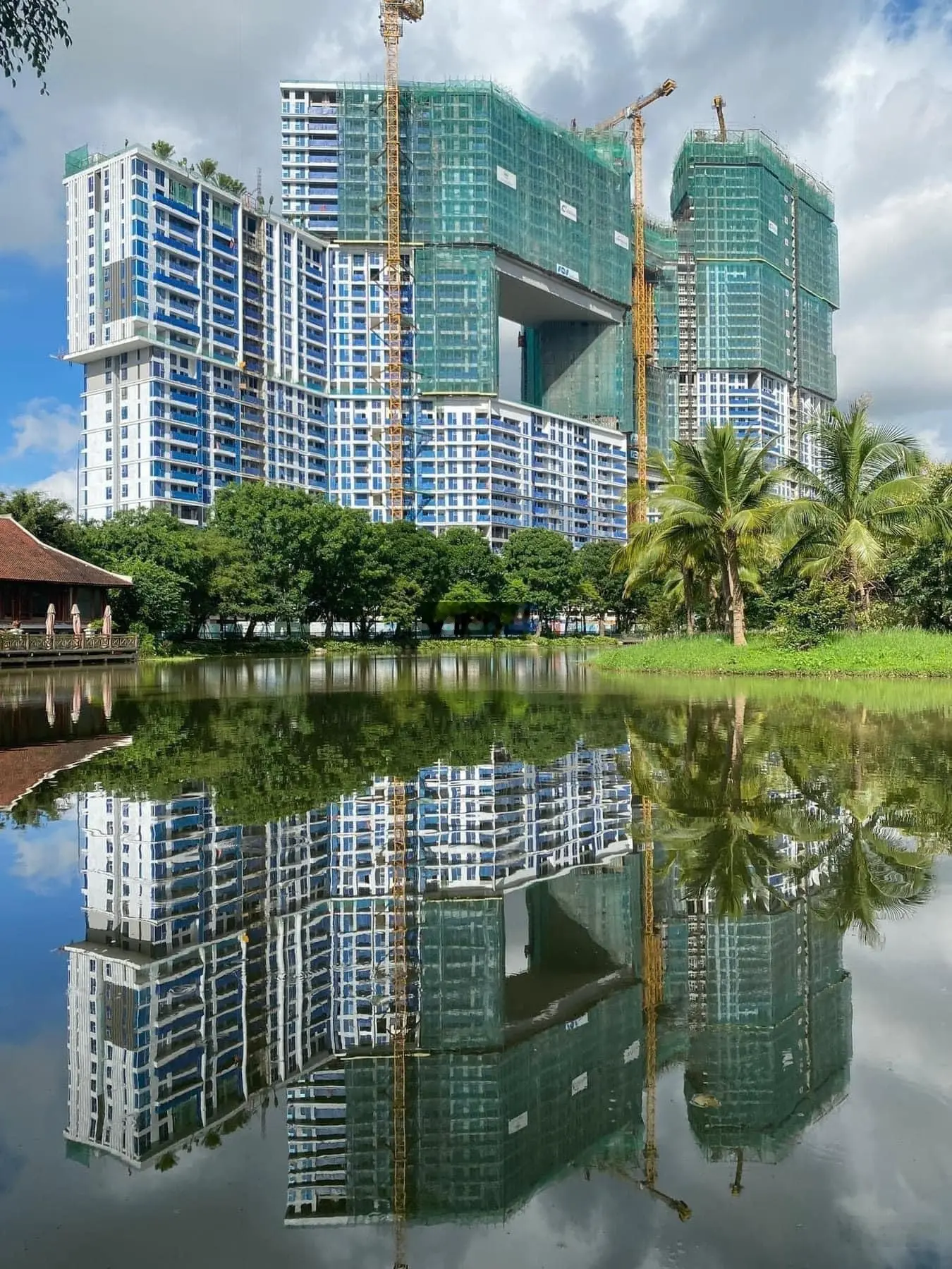 Căn hộ 2 phòng ngủ 2WC Sky Forest KĐT Ecopark, bán giá 4 tỷ 100 view Biệt Thự Đảo 73m2 sử dụng