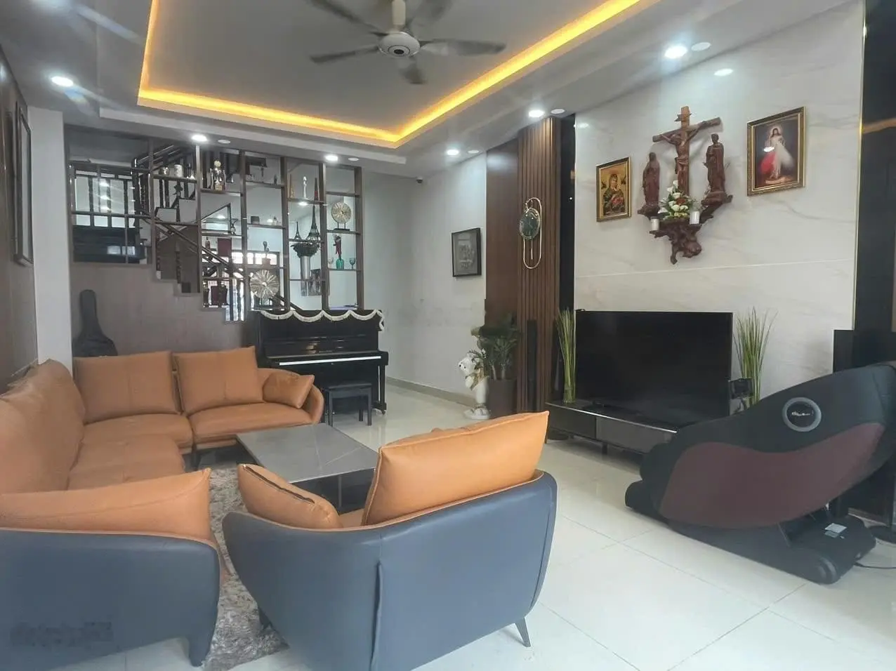 Nhà phố KDC Gia Hòa, Phước Long B, Thành Phố Thủ Đức. Dt: 100m2(5x20)m, giá 14.5 Tỷ TL