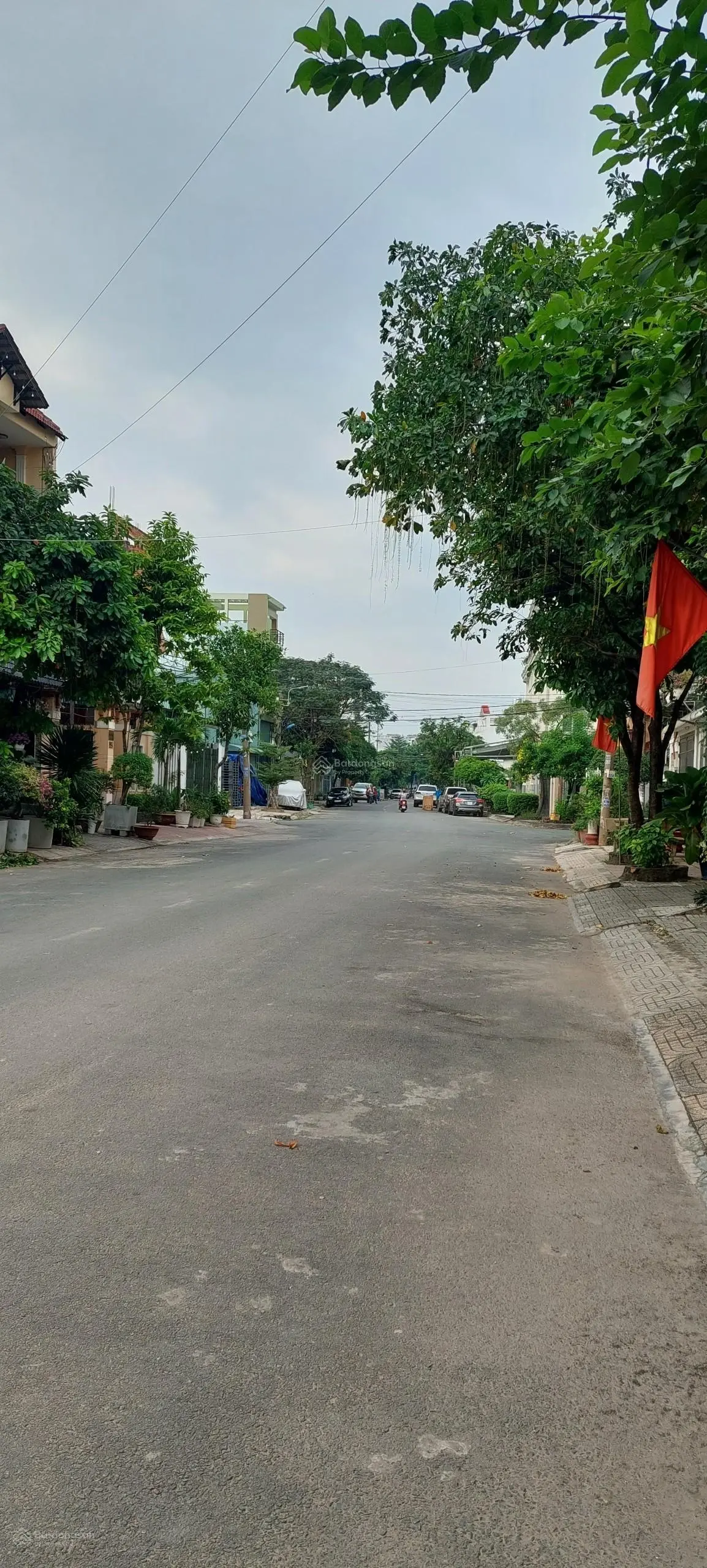 Duy nhất căn nhà mặt tiền đường Tân Thới Nhất 21 cần bán. Khu dân trí cao, an ninh. Giá cực tốt