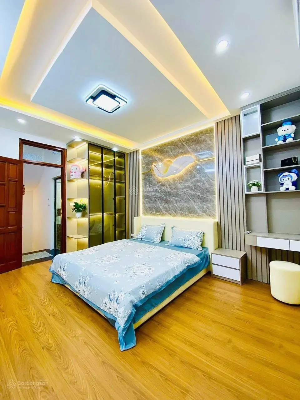 Bán nhà gần phố chính, cạnh hồ Đền Lừ nhà mới sổ nét giá chỉ 6 tỷ