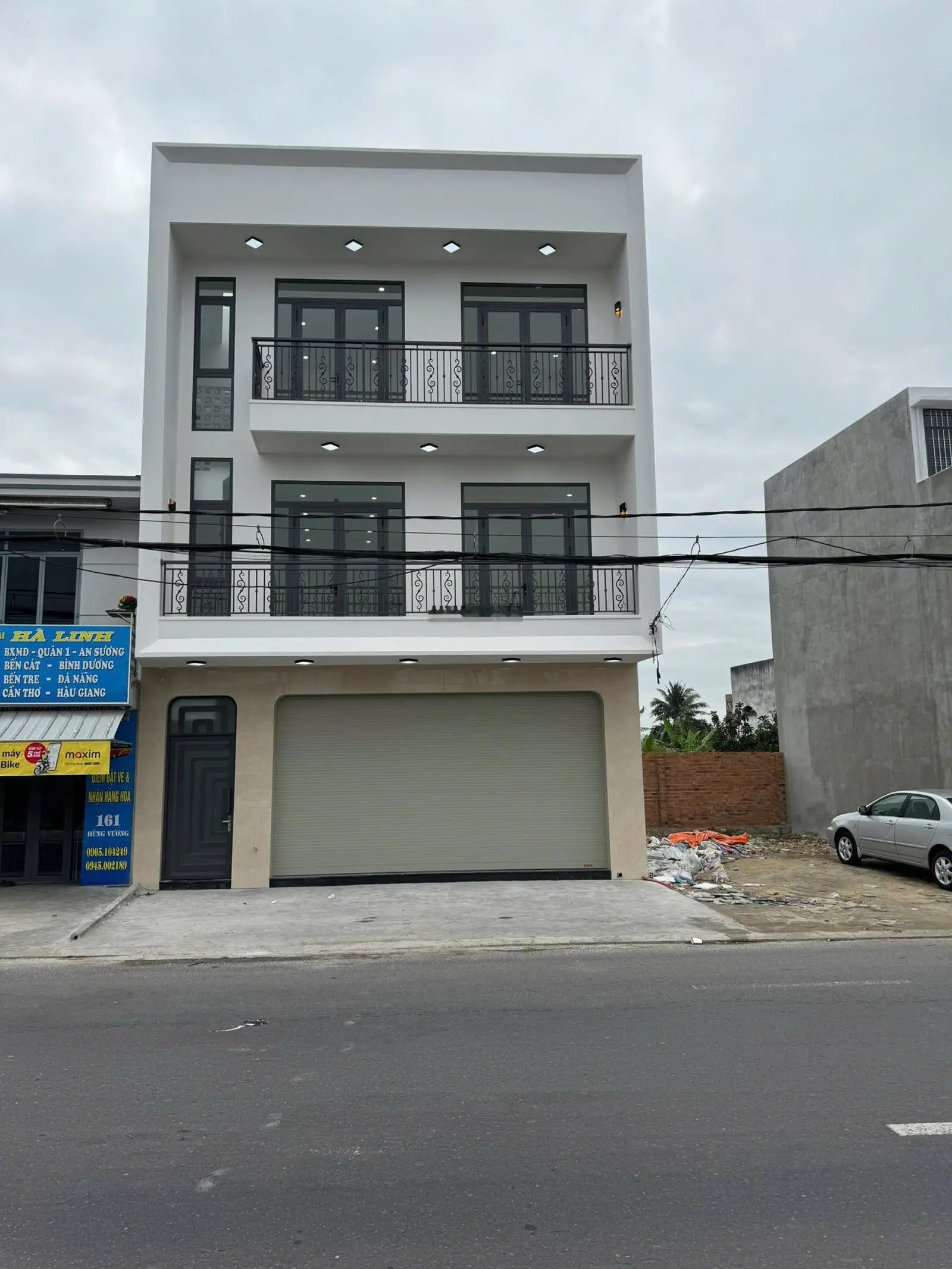 Bán nhà mới 3 tầng mặt tiền đường Hùng Vương (QL1A) thị trấn Diên Khánh, cách cây Dầu Đôi chỉ 300m