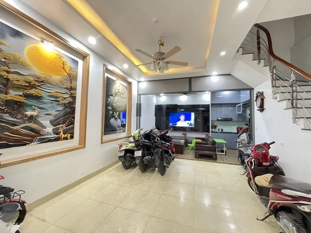 Lô góc 3 mặt thoáng - nhà dân xây đẹp ở luôn - 30m ra mặt phố đình thôn ô tô tránh vỉa hè kinhdoanh