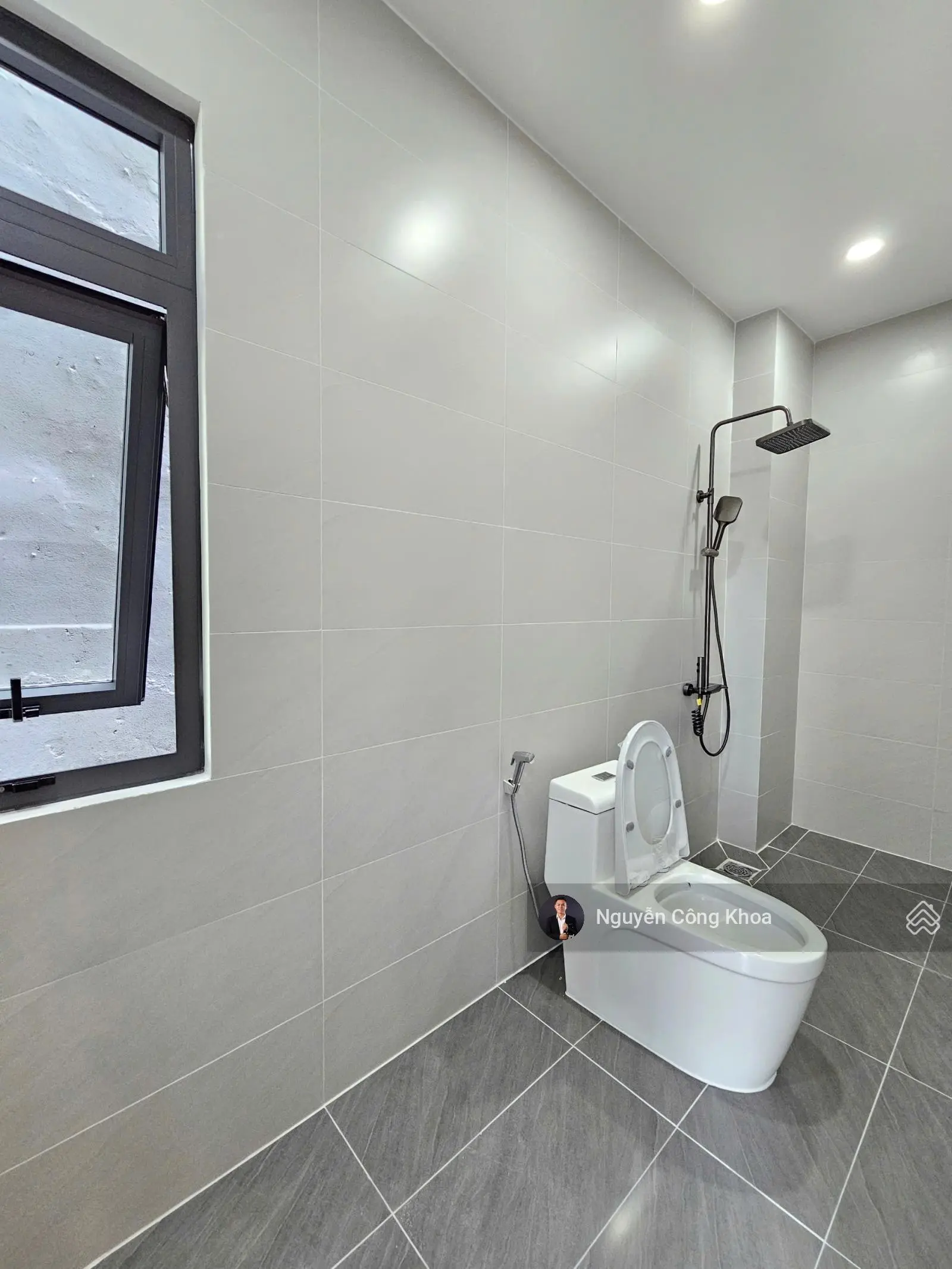 Bán nhà đúc 3 tấm full nội thất, mẫu hiện đại, 3 phòng ngủ, KDC P. Bình Chuẩn, Tp. Thuận An