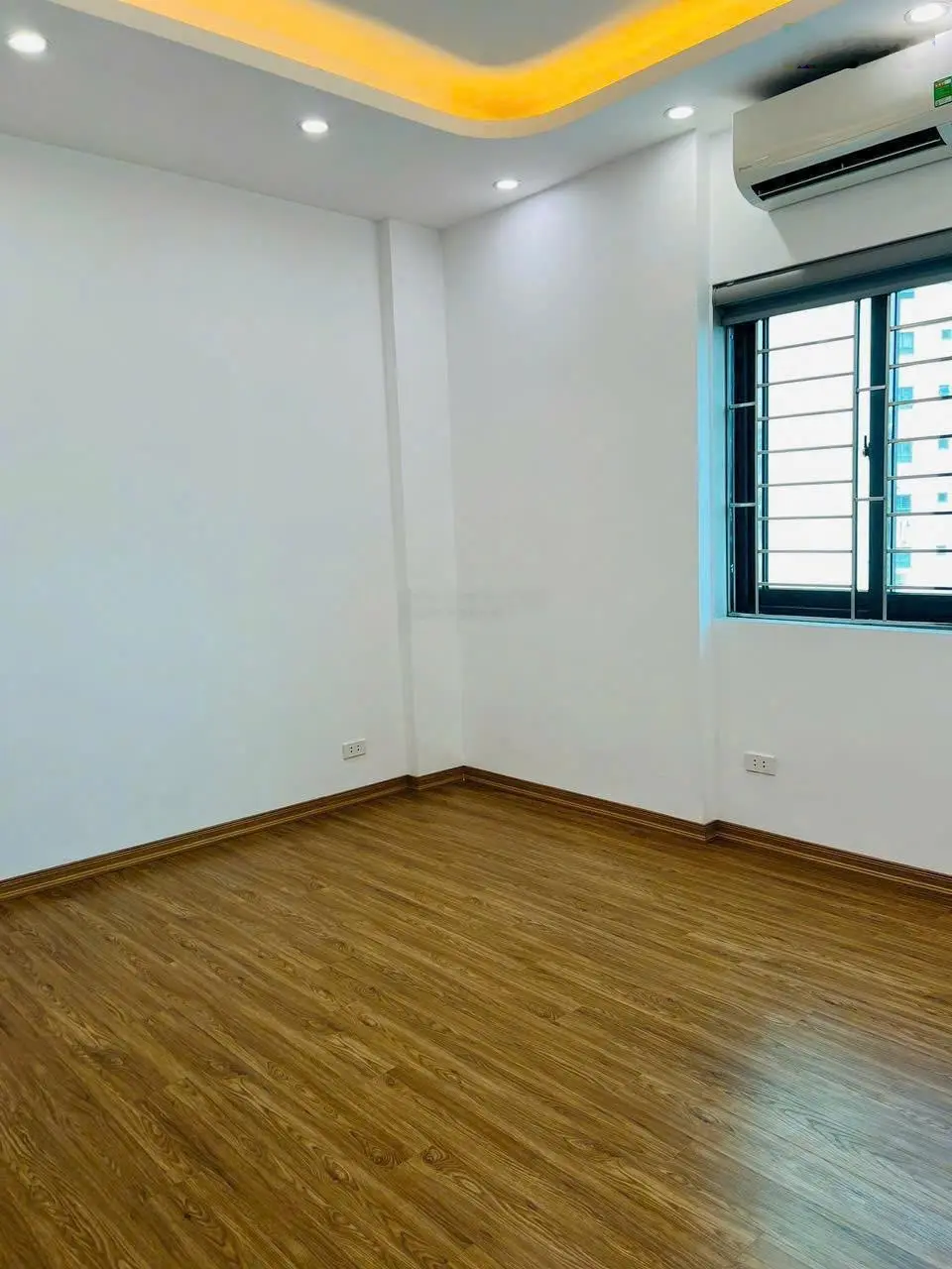 Tôi cần bán CH 78m2 đã thiết kế lại thành 3 ngủ, ban công đông nam thoáng mát, SĐCC