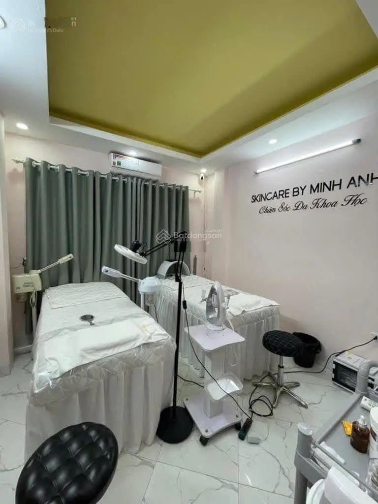 Nhà đẹp ngõ rộng ô tô qua nhà. Kinh doanh tốt. Chủ nhà xây tâm huyết. Gần ngay Vành Đai 4