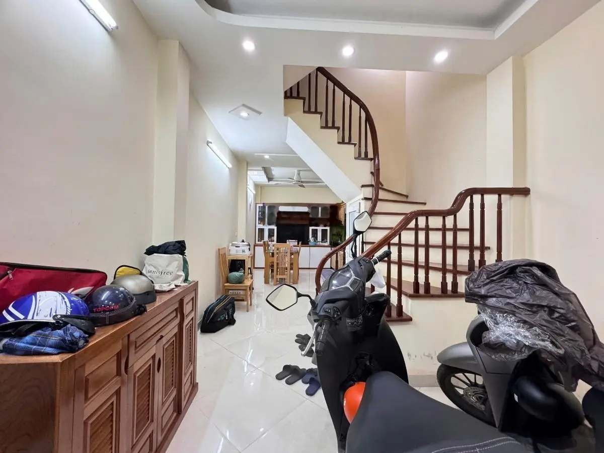 Bán gấp nhà phố pháo đài láng đống đa lô góc sát phố ô tô đỗ cửa dt 40m*5t*3,5mt :10,5 tỷ có tl