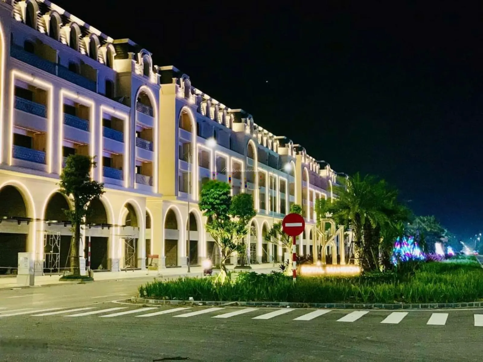 Bán căn dinh thự thương mại 6 tầng tại Royal Mansion Bắc Giang