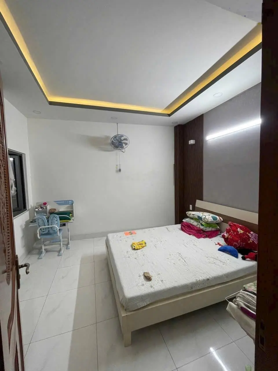 Bán Căn Nhà Đẹp Xuất Sắc nằm Sát Bên Vạn Phúc city, 5tầng full nội thất sang xịn, đường nhựa thông