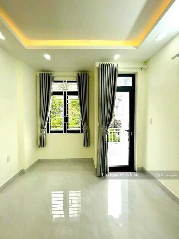 Nhà rẻ Gò Vấp - căn góc 33m2, 3 tầng - 4,55 tỷ - Phường 12