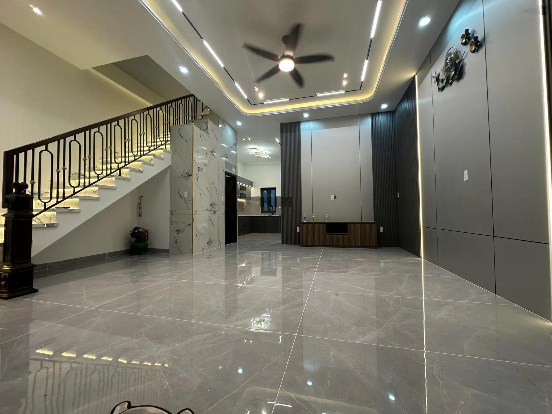 Chính chủ cần bán căn nhà tâm huyết, giá chỉ 3,25 tỷ/100.8m2, nhà mới đẹp y hình. LH: 0903316319