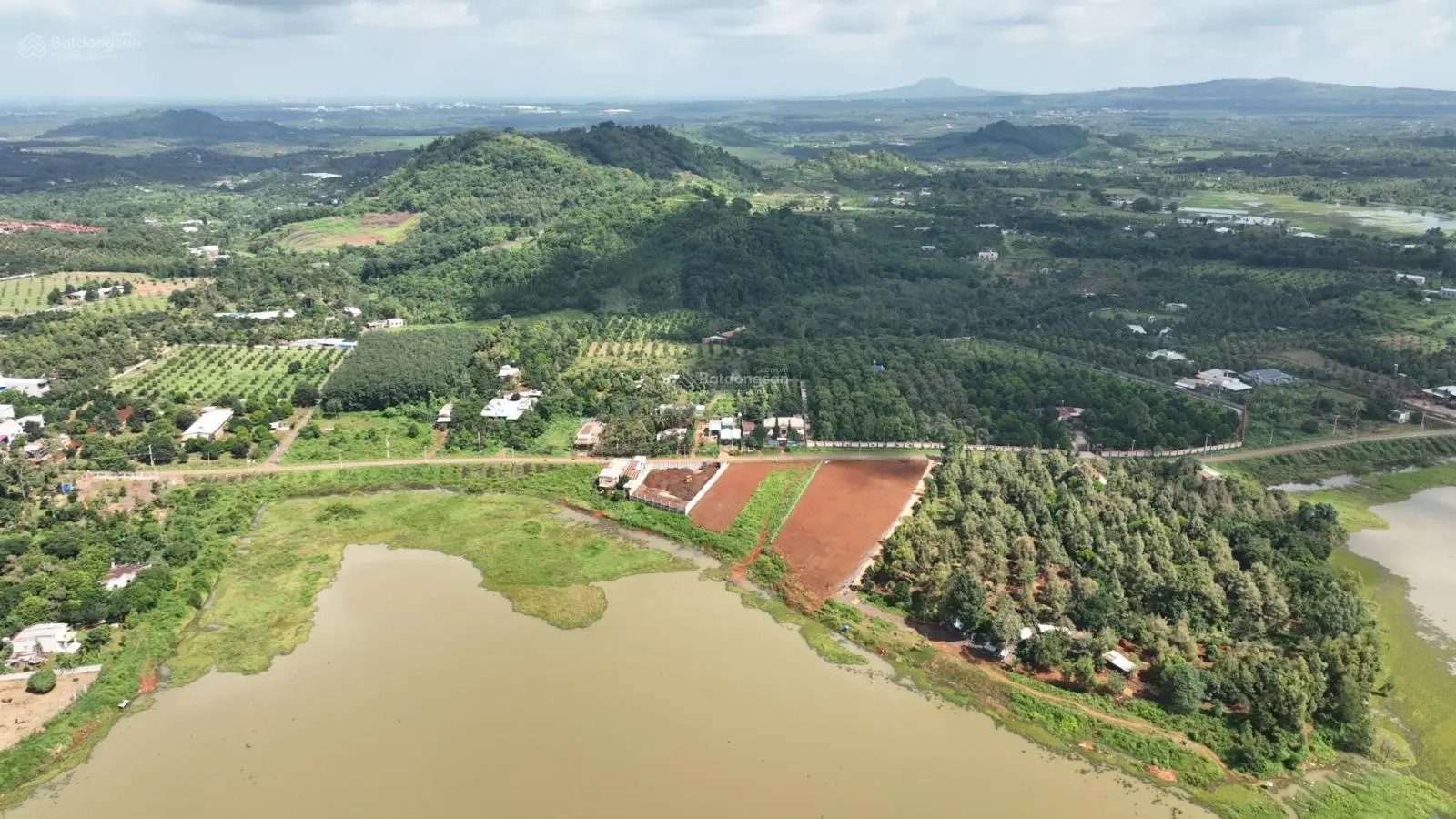 Sang nhượng nhà vườn đồi nghỉ dưỡng view đẹp đón bình minh, ngắm hoàng hôn. Gần 5 sào 300m2 thổ cư