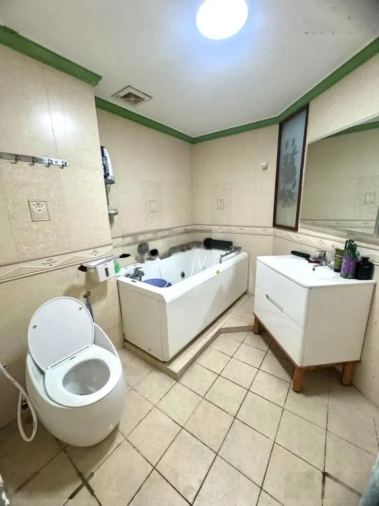 Giảm Mạnh 3 tỷ. Gấp bán. Trả giá là bán. Nhà 4 Tầng 5x20m Mặt tiền khu Tên Lửa Bình Tân nhỉnh 13 tỷ