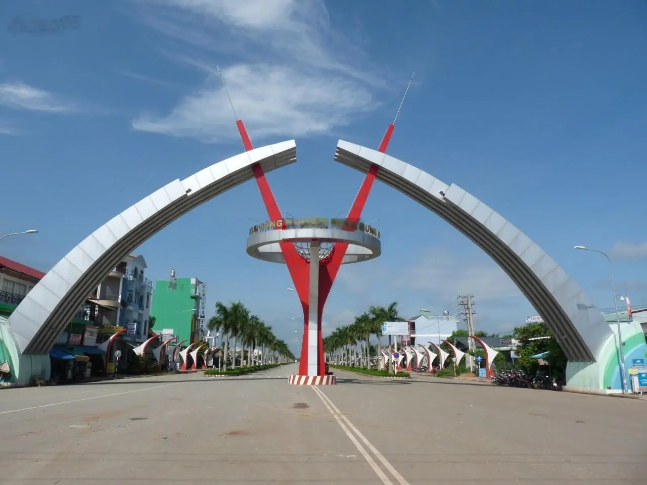 Kẹt tiền bán gấp 20x40m=800m2 MT đường 16m ngay chợ, KCN QL13 dân rất đông tiện xây trọ 175tr/sổ