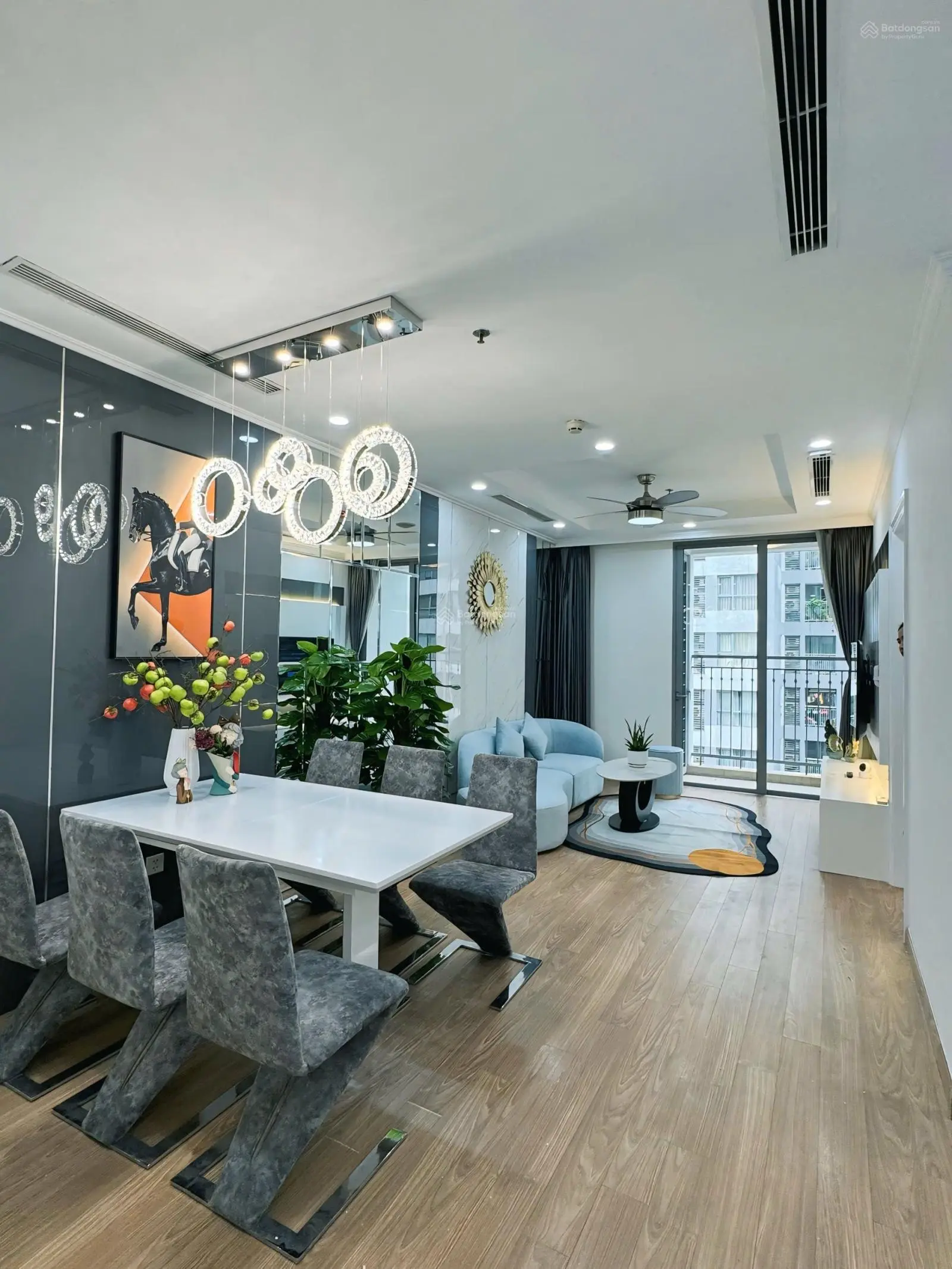 Cần bán 2 ngủ toà P10 park hill Times City vị trí trung tâm full nội thất đẹp -lh em 0908 833 ***