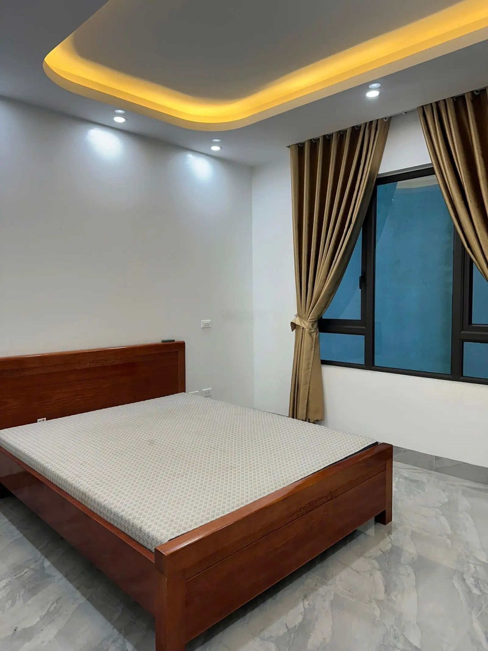 Bán căn góc 5 tầng Tân Lập gần Vin, 43,3m2, mt 4,5m, ô tô qua, hướng Đông Nam, Tây Nam
