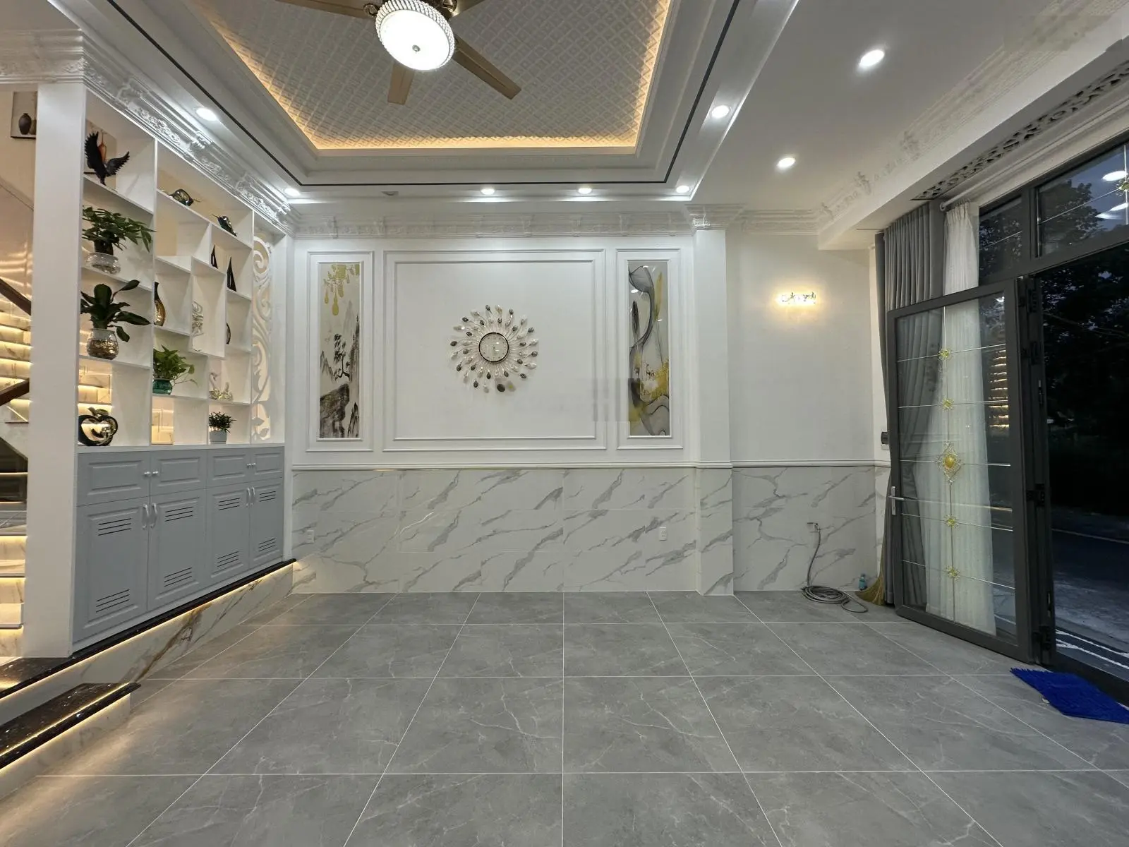 Siêu phẩm nhà phố tân cổ điển [9 tỷ 2]- chỉ cách quận 7 5 phút di chuyển!