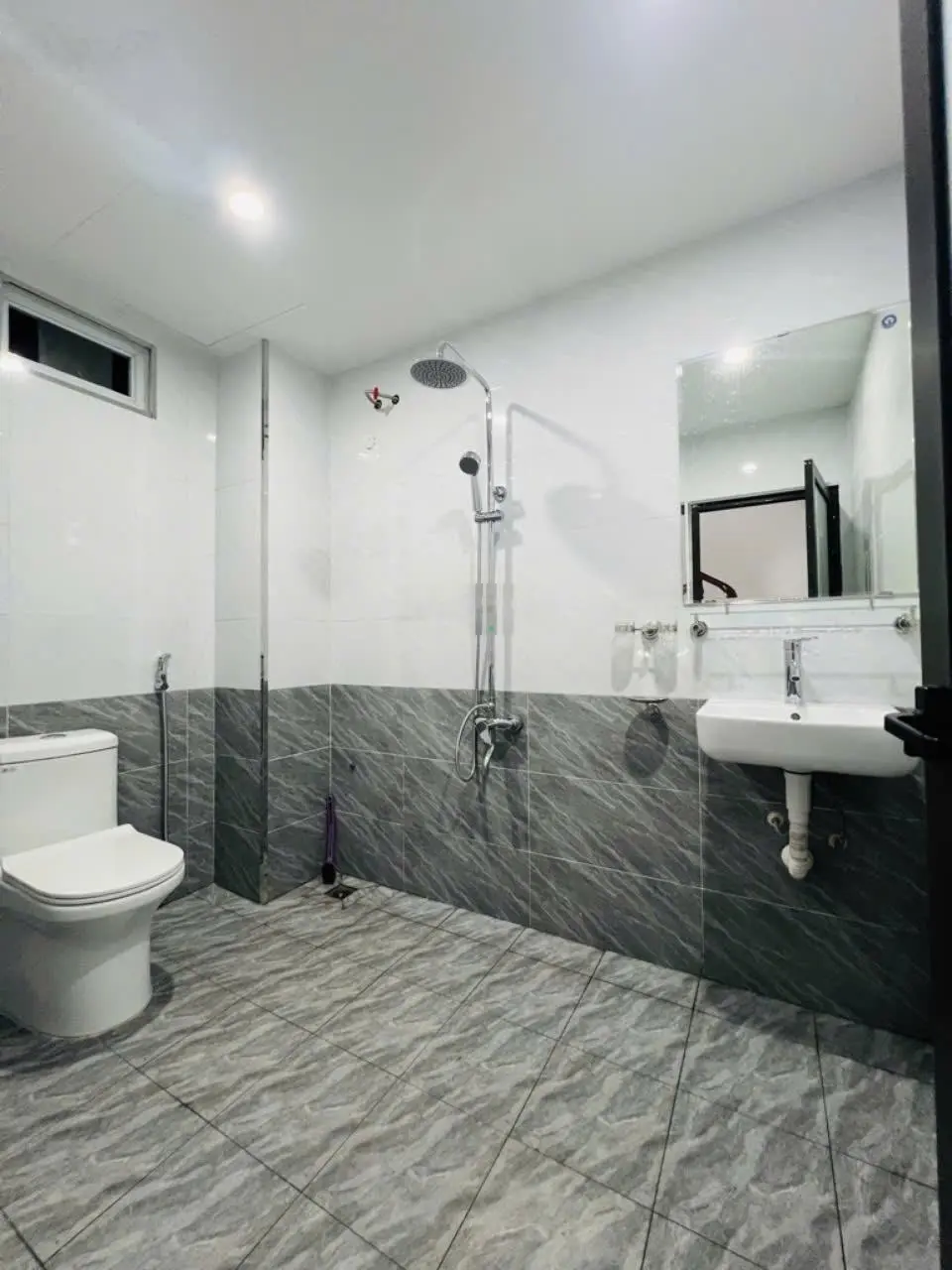 Bán nhà Đại Từ-Đại Kim-kinh doanh văn phòng-nhà mới đẹp - gần ô tô - 33m2 - xây 6tầng - chỉ 5.68 tỷ