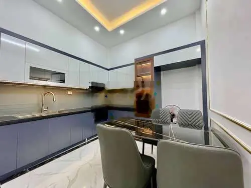 Bán nhà đẹp ở ngay, ngõ thông kinh doanh, lô góc,40m2 8.5tỷ Cầu Giấy.