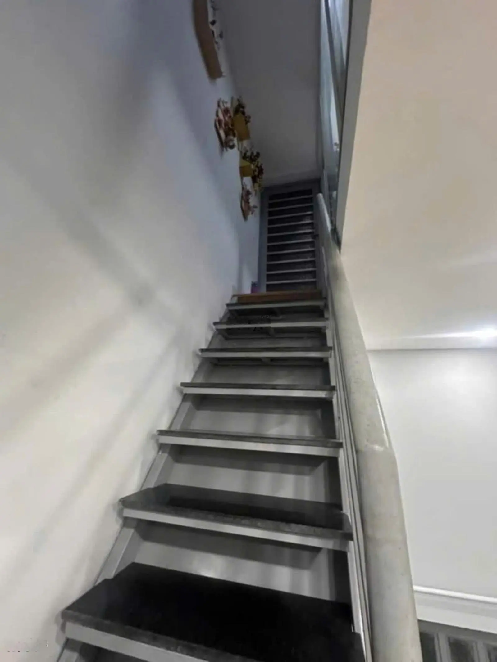 Bán nhà 1 trệt 1 lầu 100m2 5x20 vuông vức đường 12m giá chỉ 8,95 tỷ