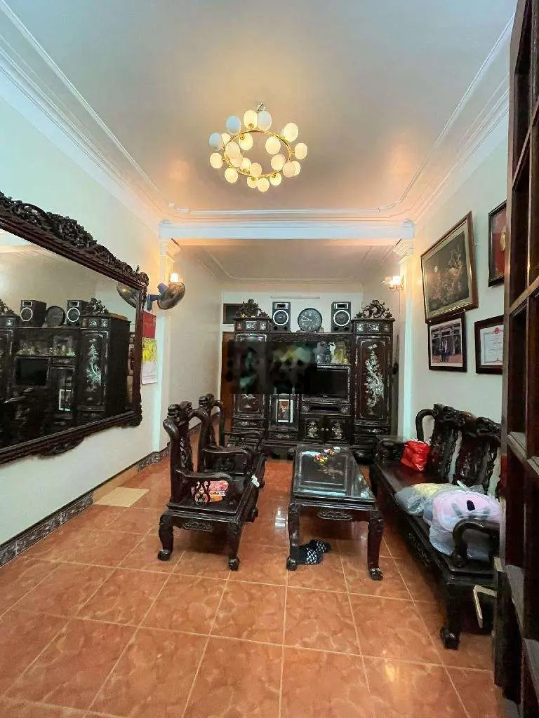 Lô góc Nguyễn Trãi, 57m2, 3 tầng 3 ngủ đủ, ngõ thông kinh doanh