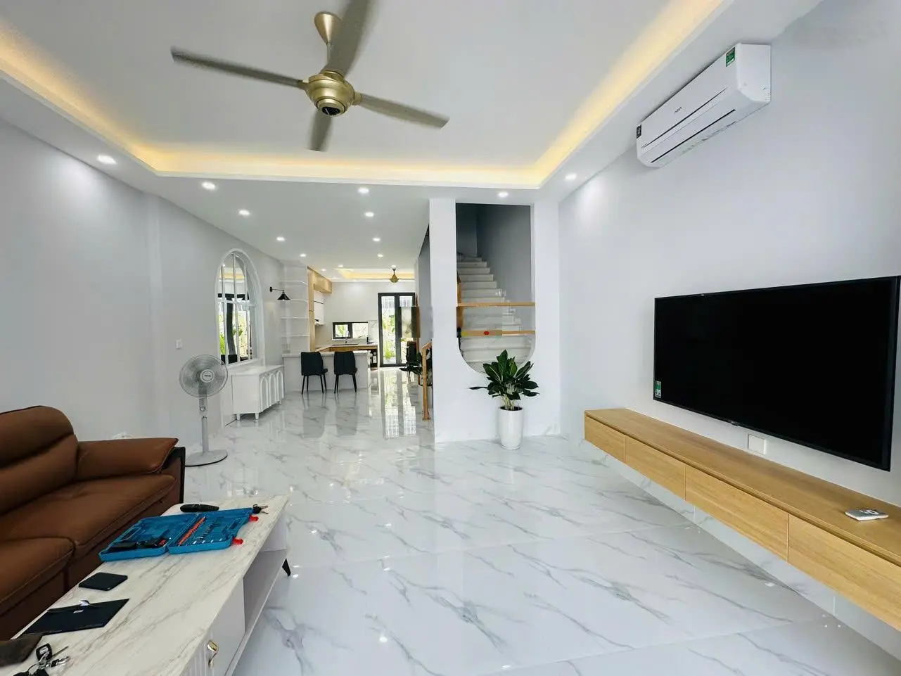 Nhà đẹp tại KDT Mỹ Gia Capella Nha Trang gần hồ bơi và có dòng tiền cho thuê sẵn
