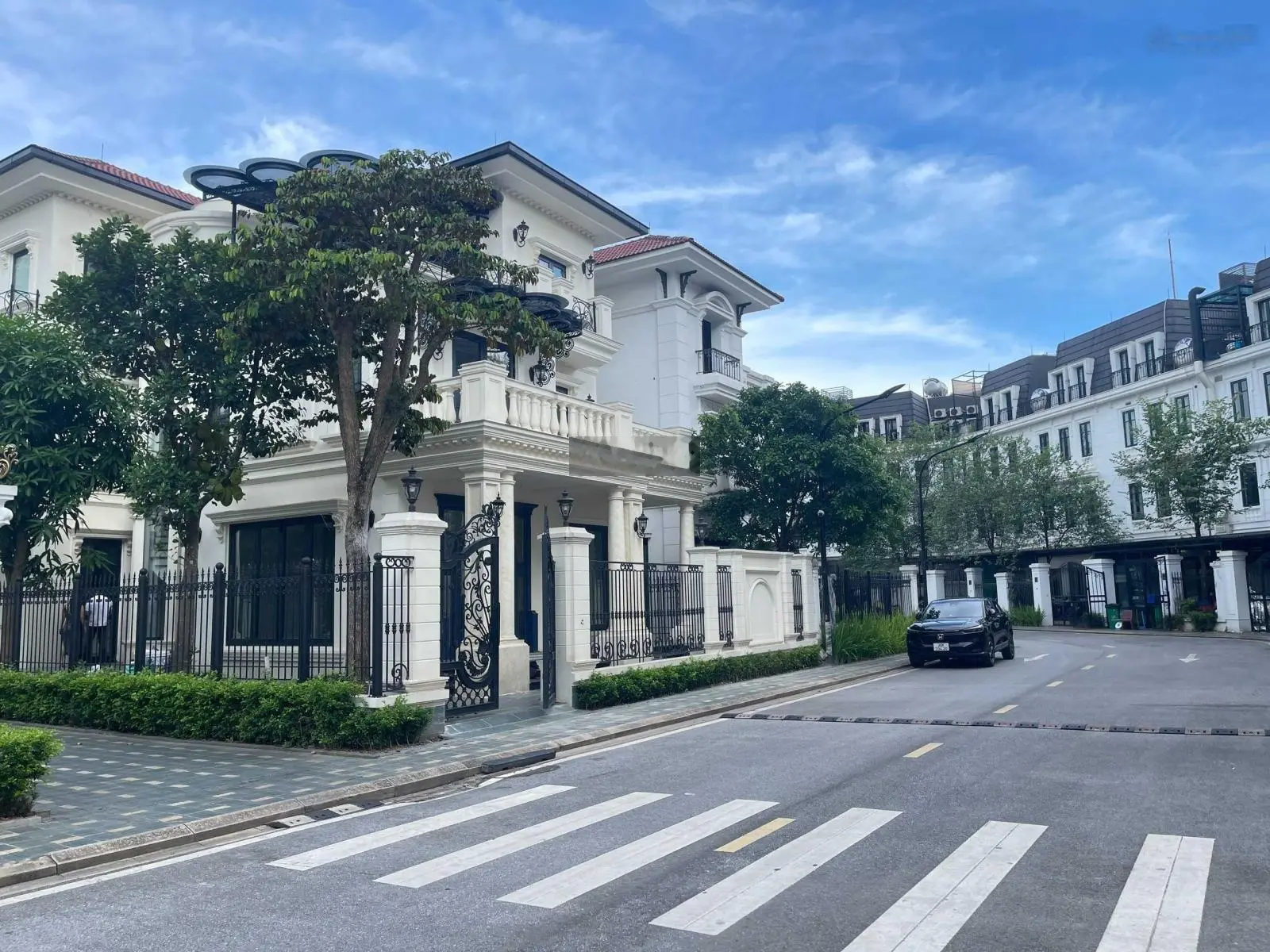Chính chủ bán lô đất đẹp nhất Vườn Đào, Tây Hồ 2 mặt đường, 1 mặt Lotte MP Võ Chí Công 256m2 32m MT