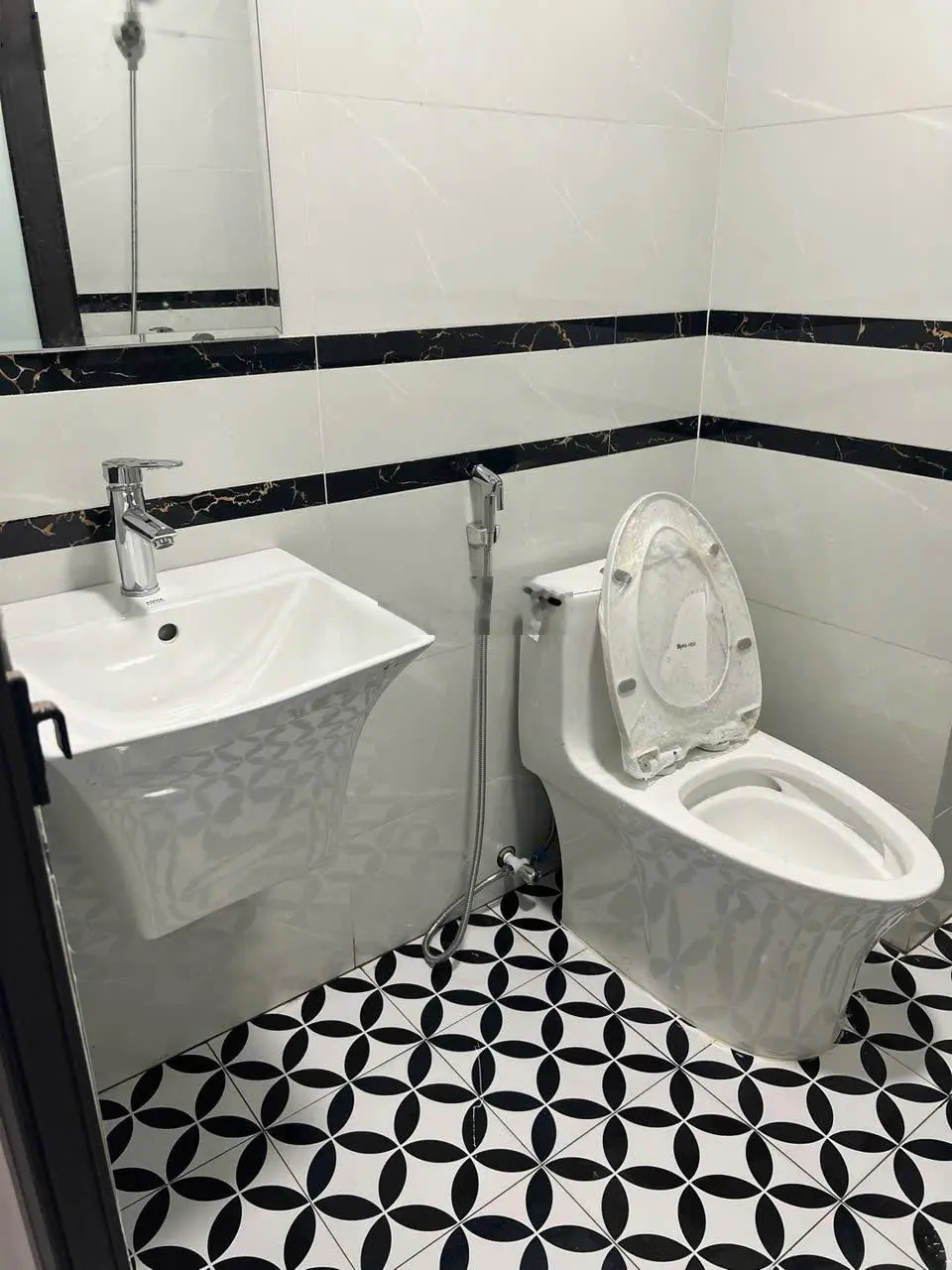 Bán nhà Mậu Lương DT 35m2 - 5ty95 ô tô đỗ gần , hàng xóm xa la Hà Đông