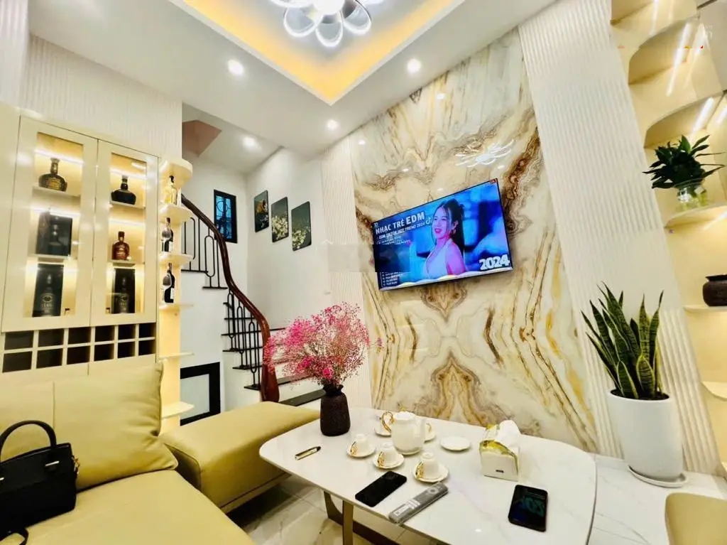 Bán nhà 3 tầng 40m2 ngõ 169 Hoàng Mai mới đẹp giá 4,95 tỷ