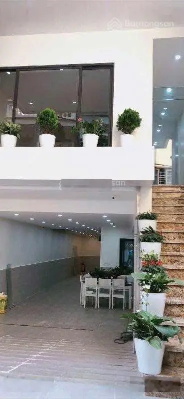 Bán Tòa CHDV Mặt phố Yên Hoa - 101m2 x 9T - Tầng hầm Thang máy - Trọn view Hồ Tây