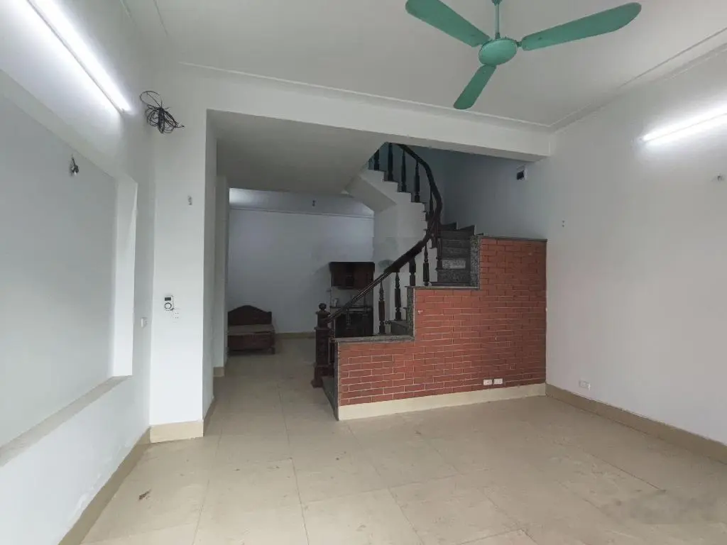 Bán nhà 3 tầng, 52m2 thông số đẹp, ô tô đỗ cửa sát thành phố thông minh