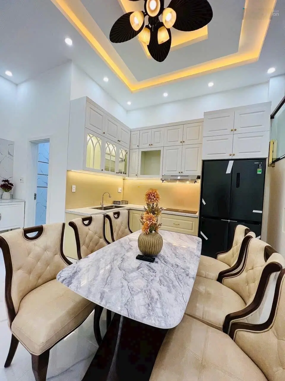 Nhà 3 tầng mặt tiền đường Hoà Minh 3 . Cách biển Nguyễn Tất Thành 50m