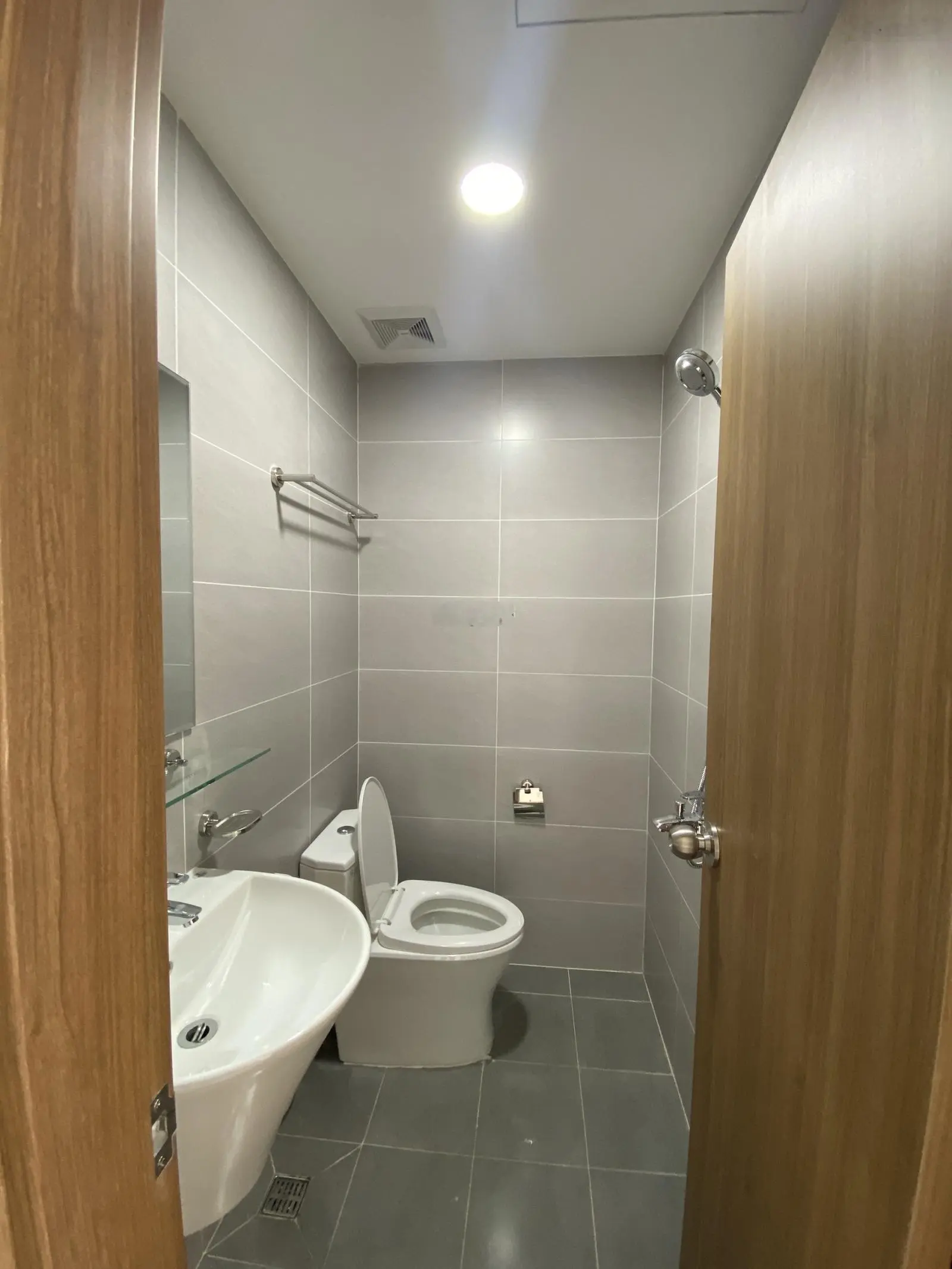 Bán nhanh căn 2PN2WC Bcons Plaza - View hồ đá - Giá chỉ 1ty800, trọn sổ, tầng đẹp