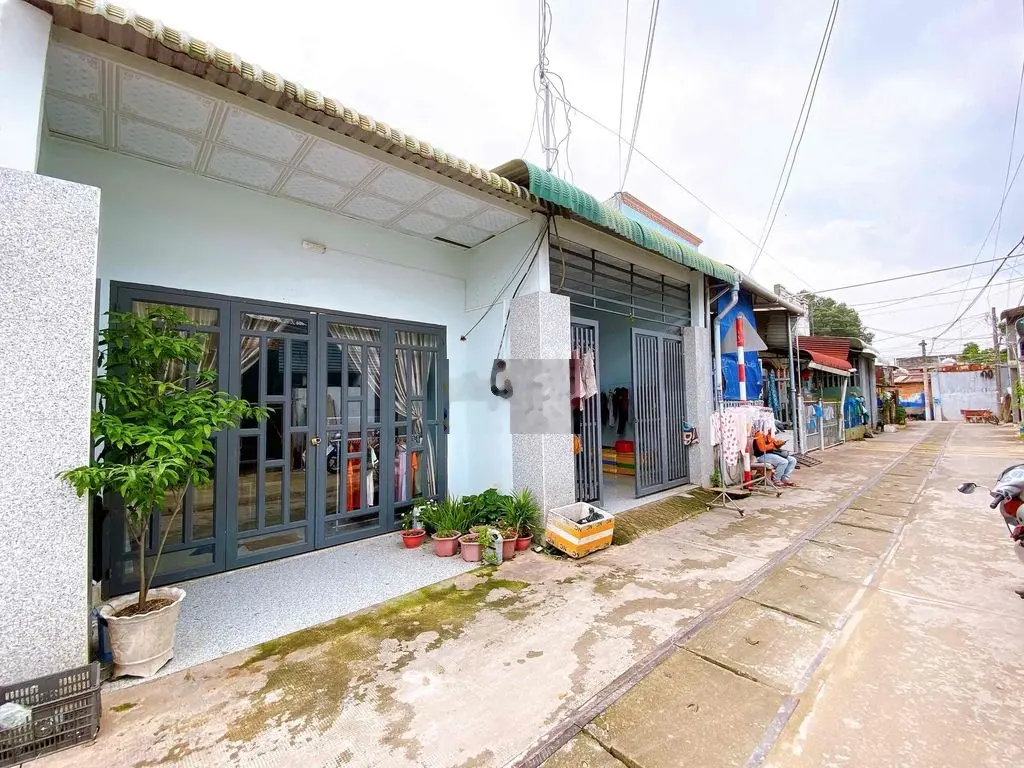 Bán 2 căn nhà dt 120m2,có 4p ngủ,trung tâm tt trảng bom,gần ql1a 200m.