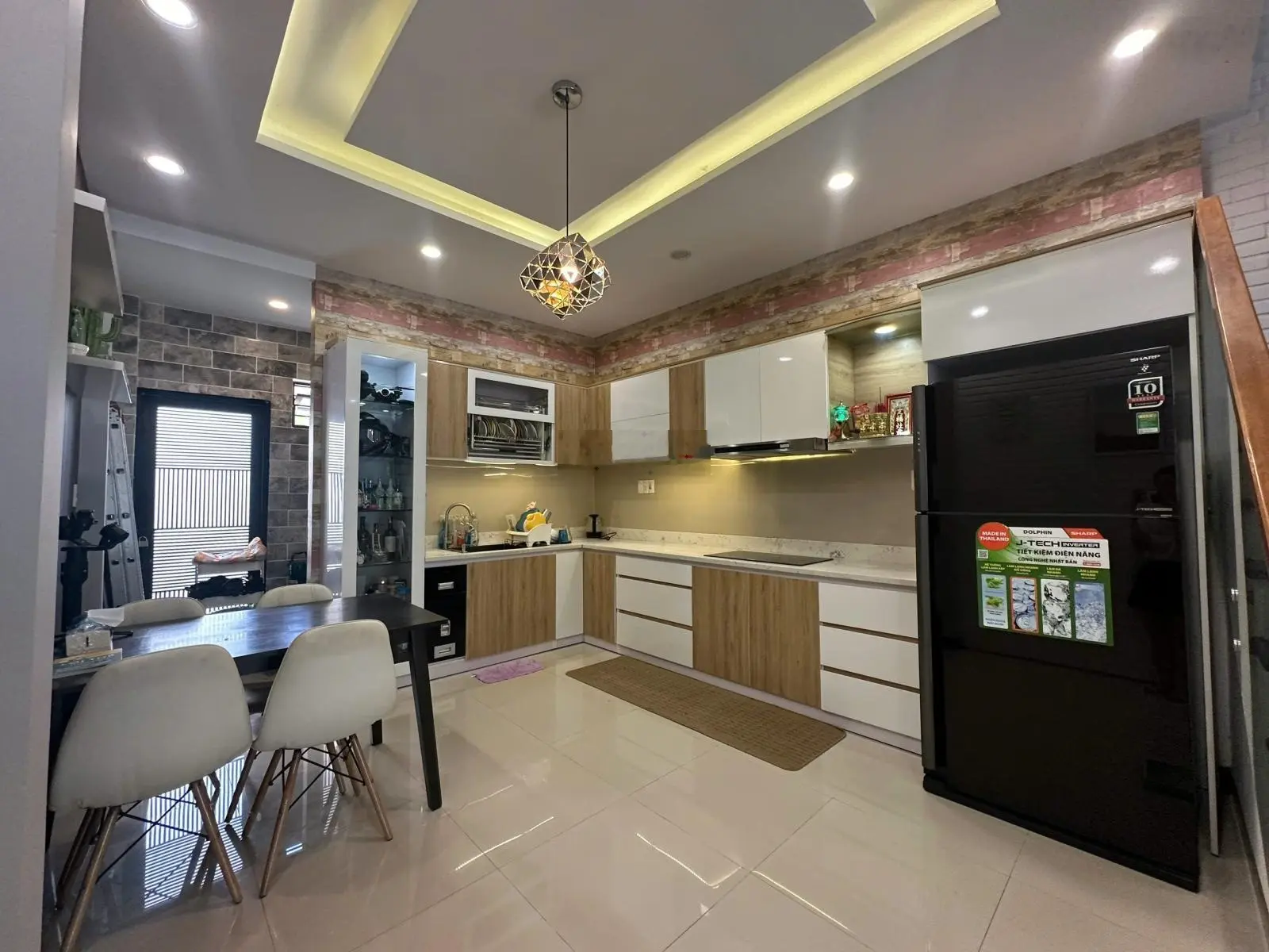 Bán nhà đẹp 4 tầng mặt tiền kinh doanh ngay siêu thị Lotte Mart - Hải Châu, Đà Nẵng chỉ 6,2 tỷ TL