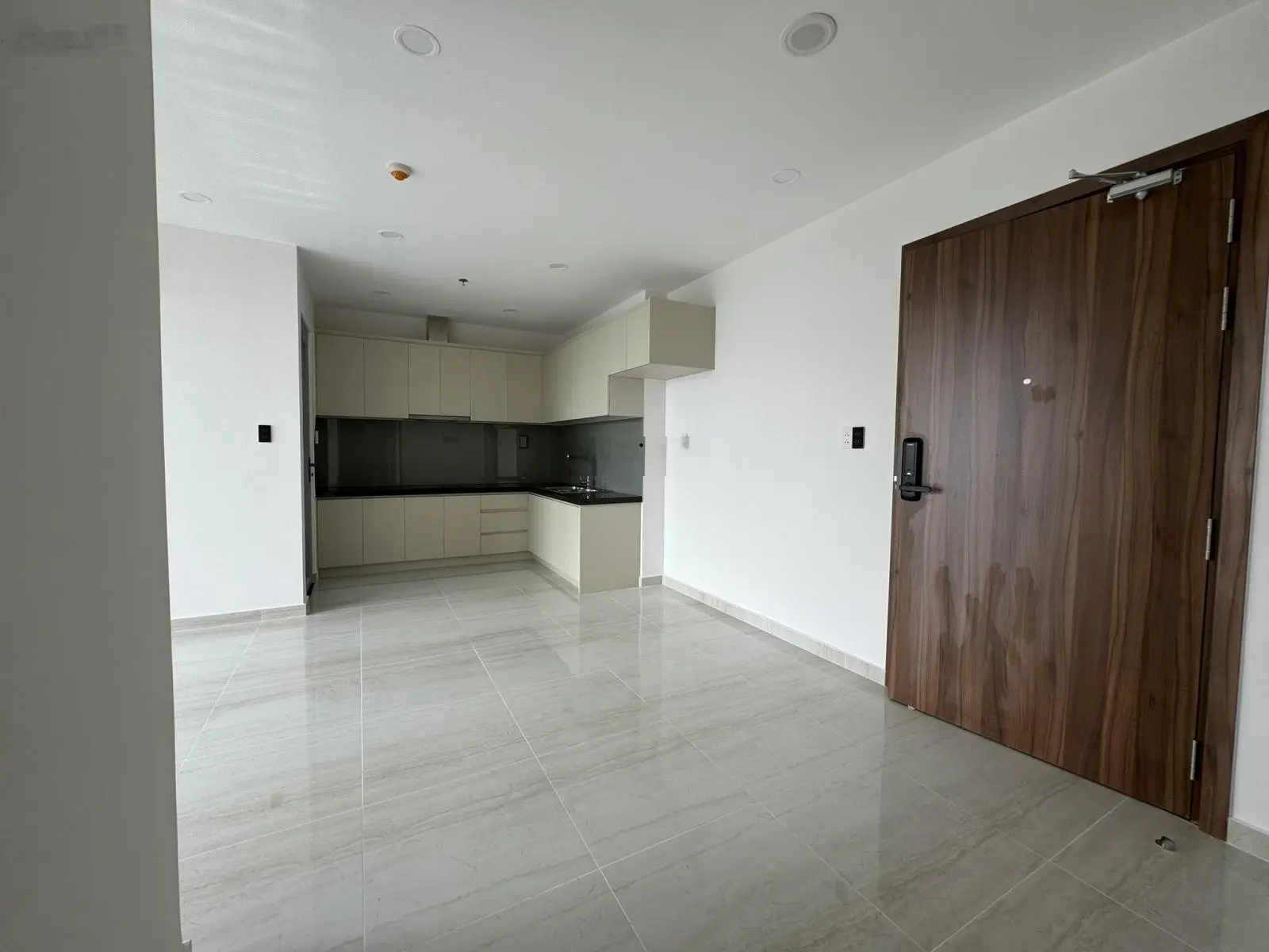 Bán nhanh căn hộ Happy One Central 2PN view thành phố giảm mạnh chỉ còn 2.45tỷ. LH 0888 728 *** Ms Tú