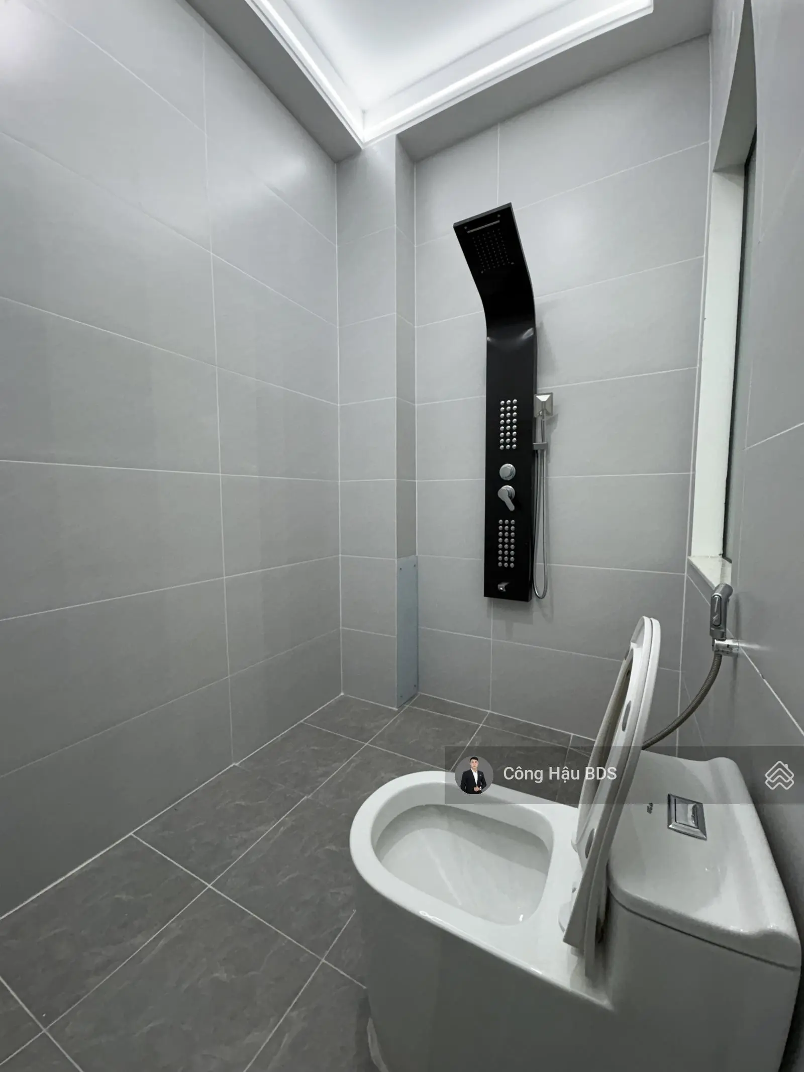 Nhà Vừa Hoàn Thiện- Chuẩn Luxury. Trệt- 2 Lầu. 5 PN- 5WC. DT: 146M2. KDC Cao Cấp. Giá: 6 Tỷ TL