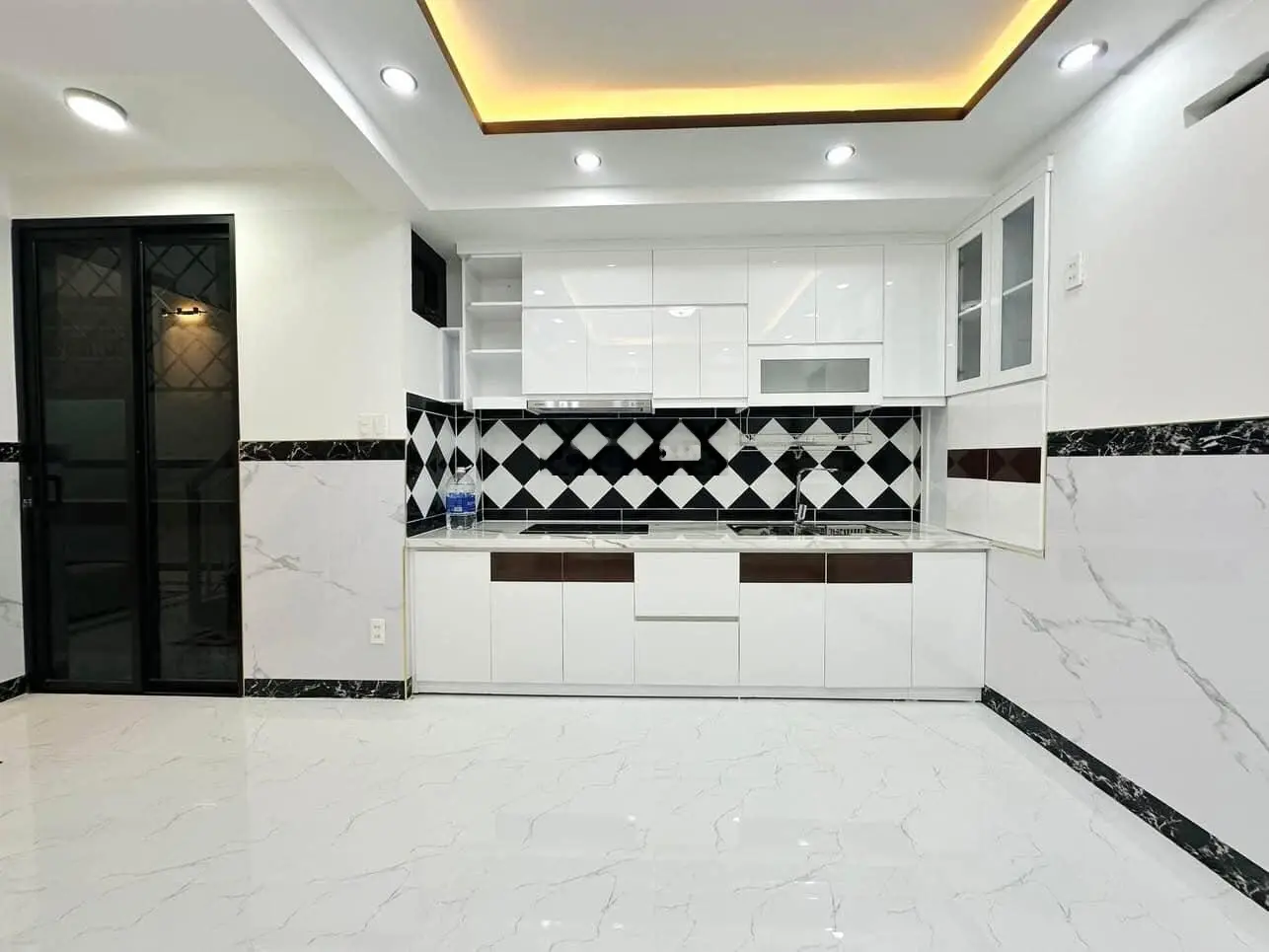 Hẻm xe hơi - thích quảng đức - phú nhuận - 4x11m - 4 tầng - full nội thất -4pn khép kín -7.5 tỷ tl