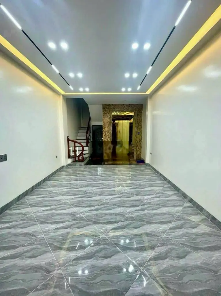 Bán nhà Thạch Bàn 39m2 x 6 tầng,thang máy,ngõ ô tô 4 chỗ vào,chỉ 5.xT