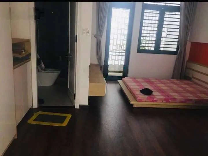 Đường 7m5 - 95m2 x 3 tầng - Ngay đại học Ngoại Ngữ - 7.6 tỷ