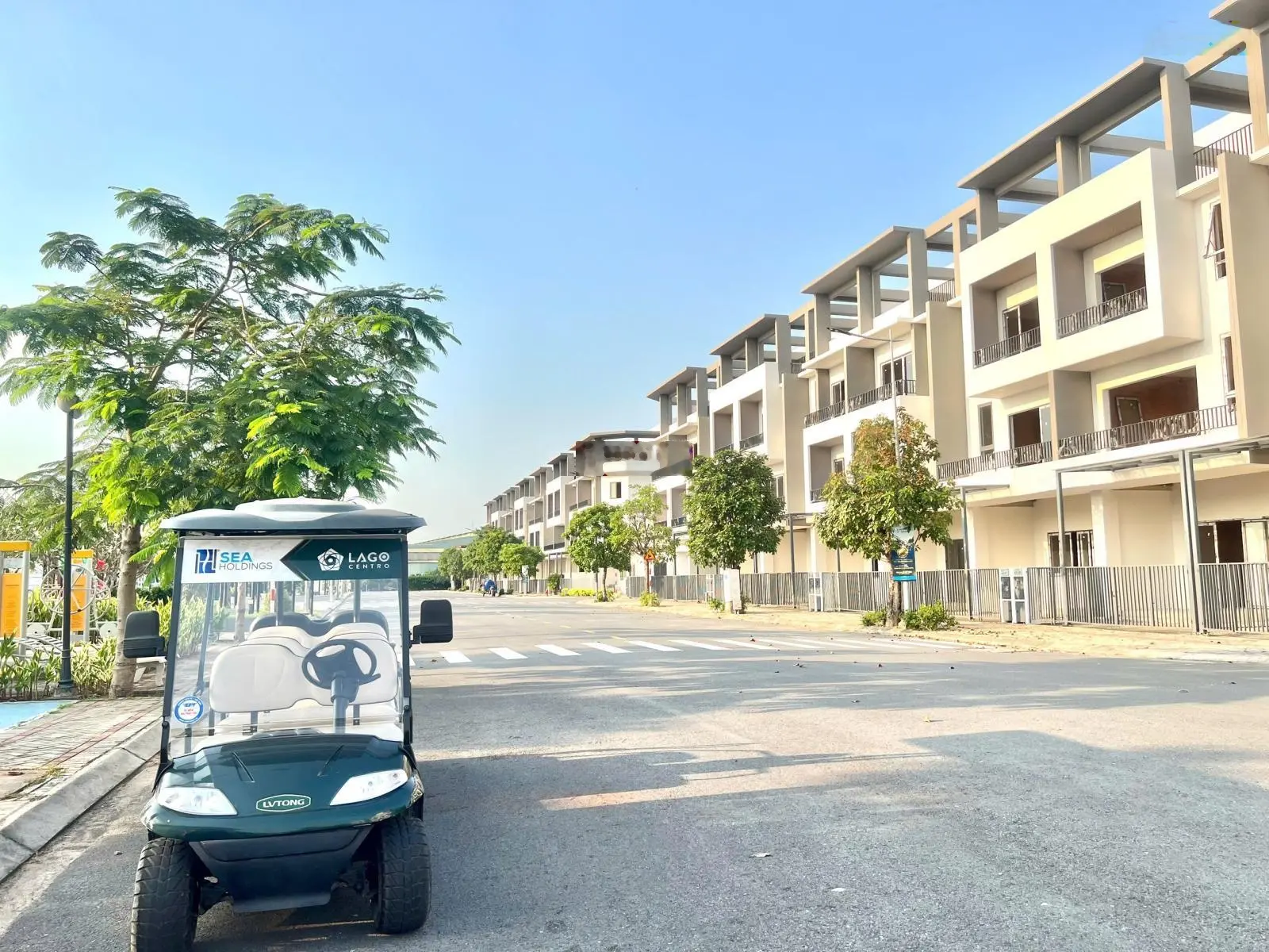 Nhà phố view sông bến du thuyền,thanh toán 30% nhận nhà cho thuê 30tr/tháng lh:0937568135